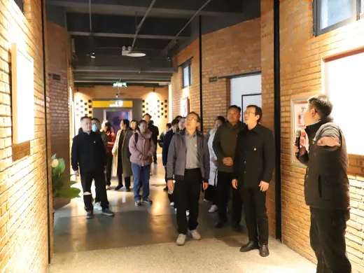 黨建引領(lǐng)聚合力，文化賦能譜新篇——河南大學(xué)出版社黨委與瑞光創(chuàng)意工廠聯(lián)合開(kāi)展主題黨日活動(dòng)策劃